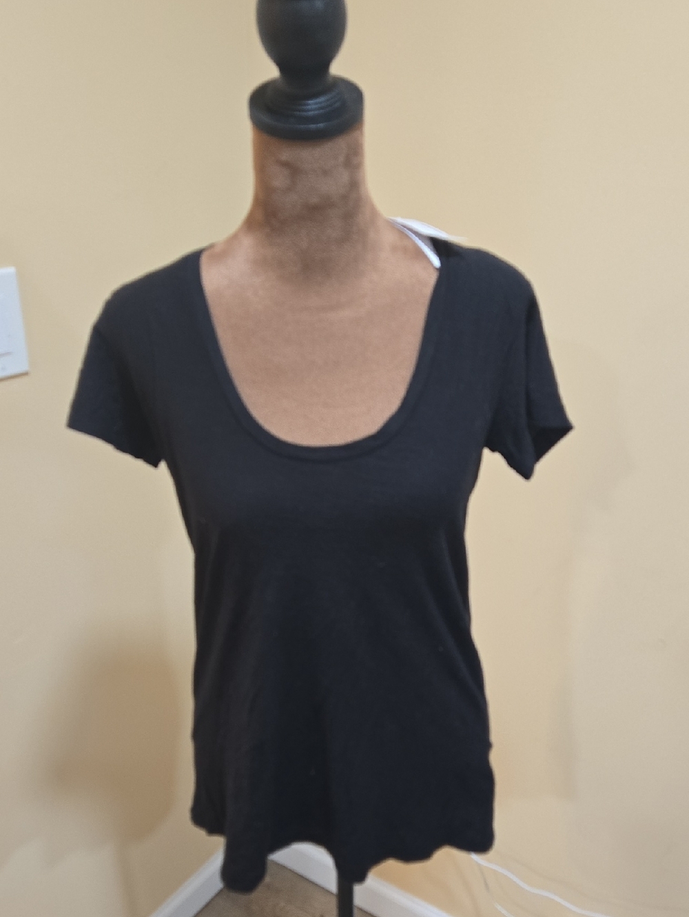 NWT! James Perse Black Scoop Neck Tee